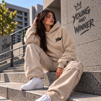 Sweat à capuche Young & Winner 2026 beige